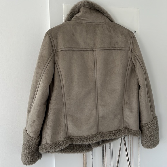 Grey shearling style bomber jacket - Picture 7 of 9